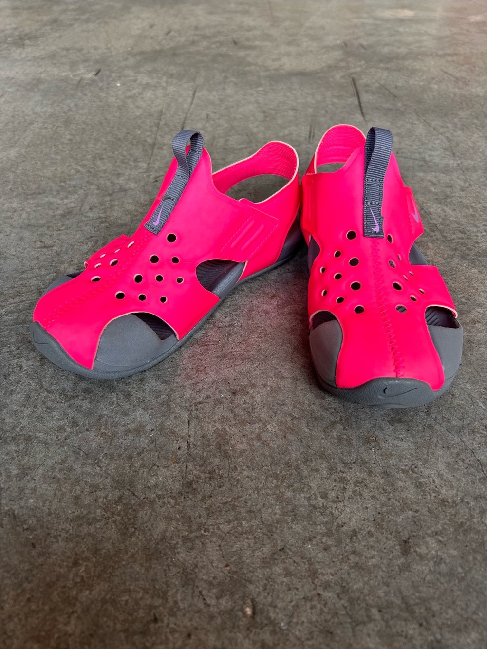 Nike Sunray Protect 2 Girls Water Sandals Hyper Pink Gray